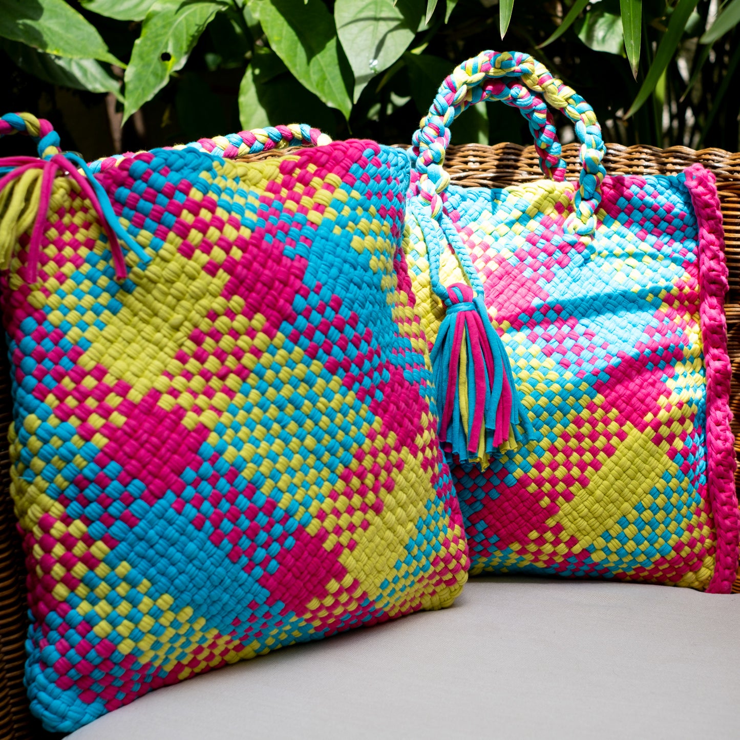 Shoulder Tote | Neon Check